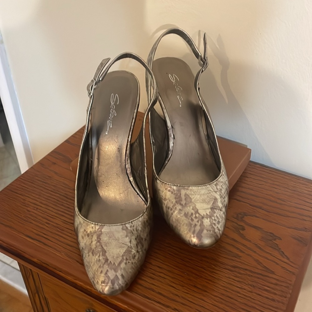 Gold Slingback by Solanz 8.5